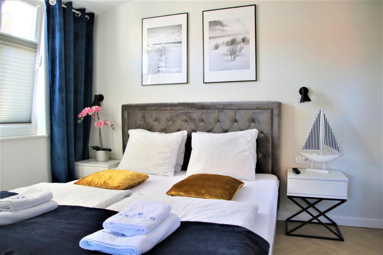 Royal Maris 2: Haven Near And Port Apartment *