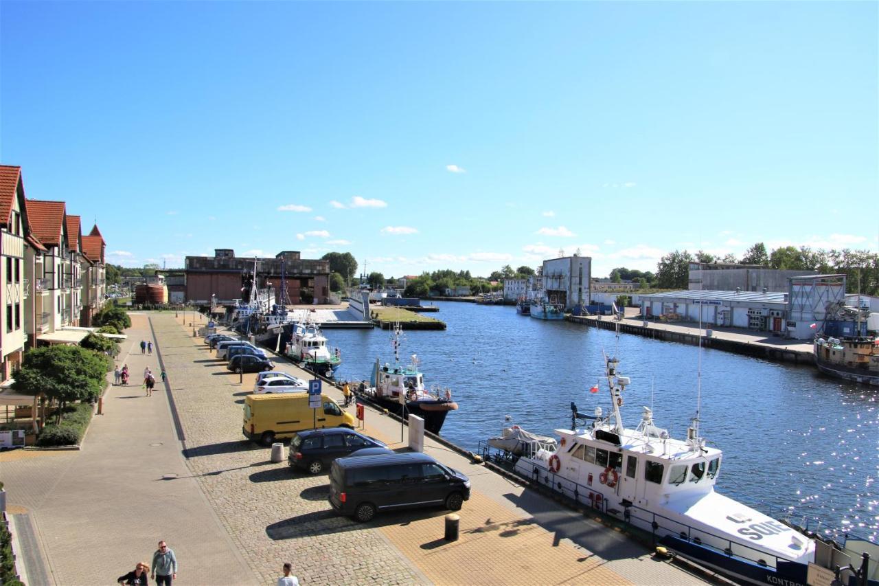 Royal Maris 2: Haven Near And Port Apartment *